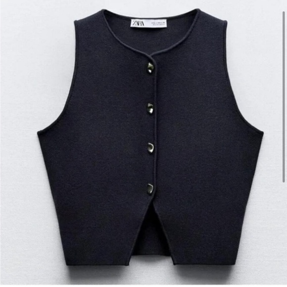 Zara Tops - Zara Knit Crop Top